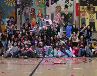 Ikastetxeak, inauterietan barneratzen lehenengoak gaur