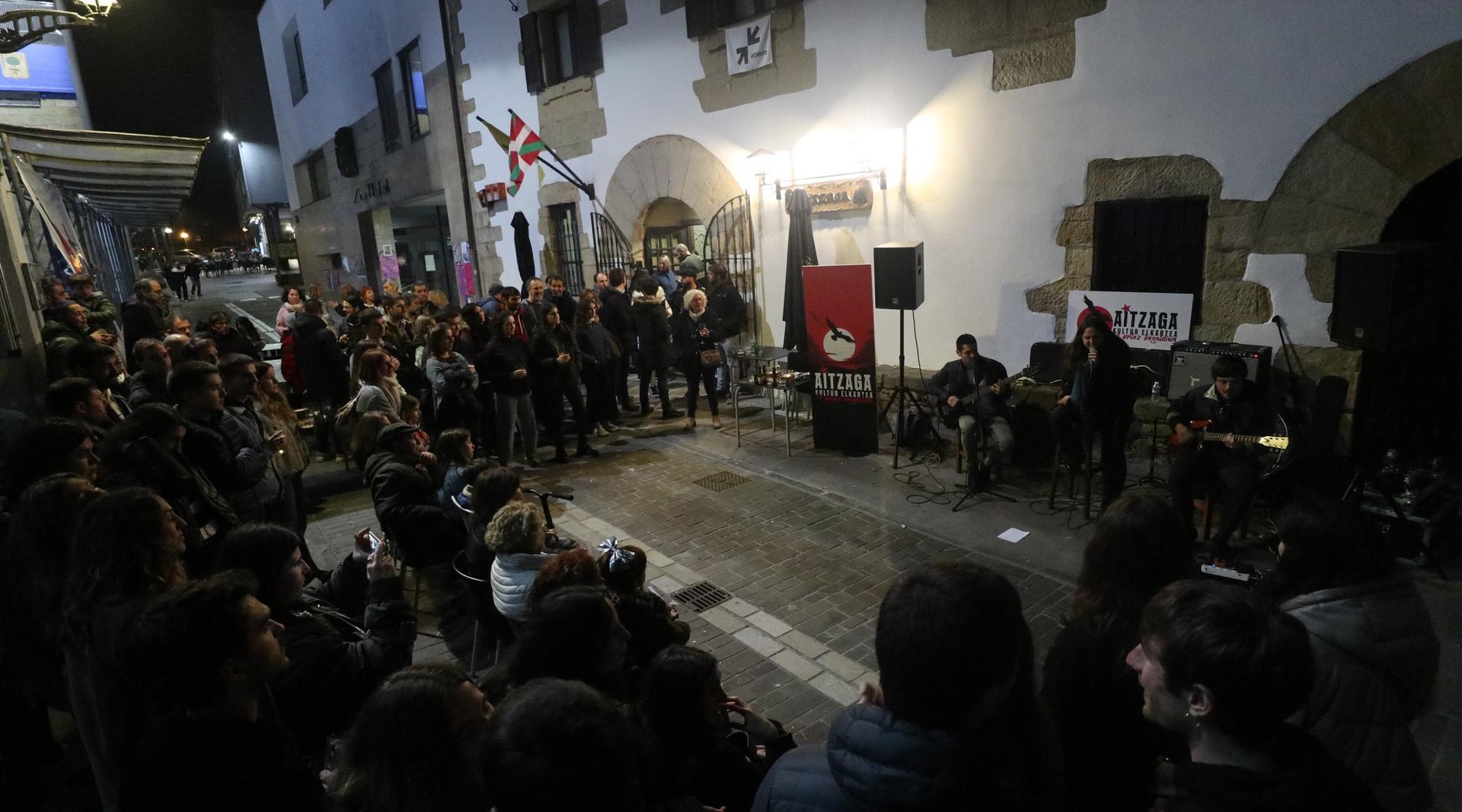 Barrikotea gaur Aitzagan