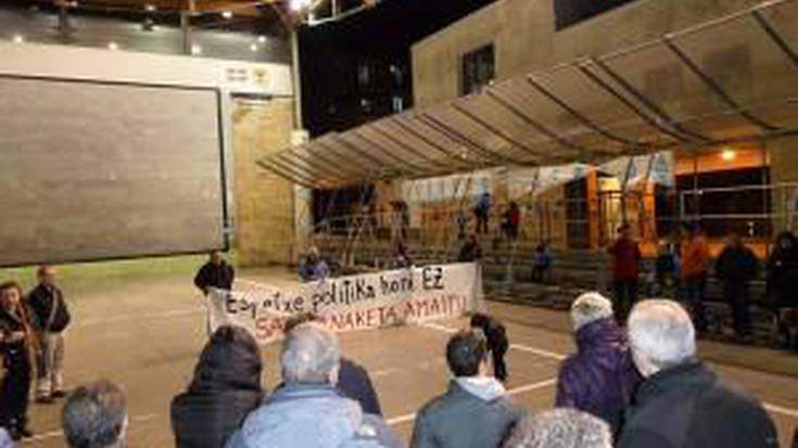Euskal preso eta iheslarien eskubideen aldeko elkarretaratzea, 20:00etan Mikel Laboa plazan