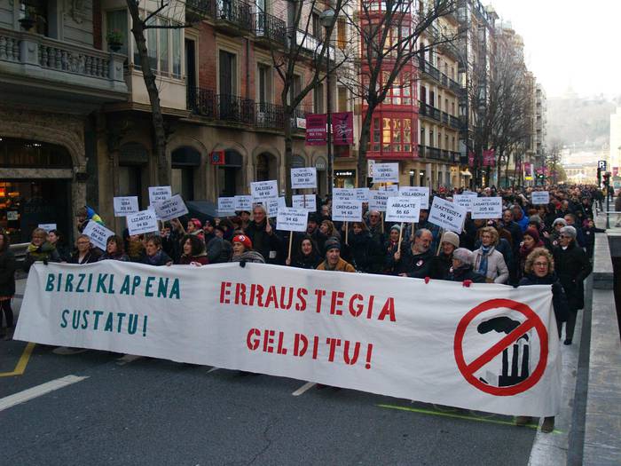 Sindikatuak: "Langileok ere batu gaitezen guztion eginkizuna den erraustegia gelditzearen olatura"