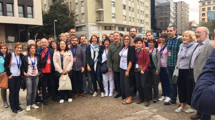 Usurbildarrak Kataluniako erreferendumean lagundu edo bozka ematen