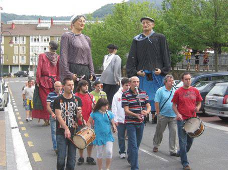 Santixabelak prestatzeko azken bilera eta Bertsopaper Lehiaketan parte hartzeko azken eguna