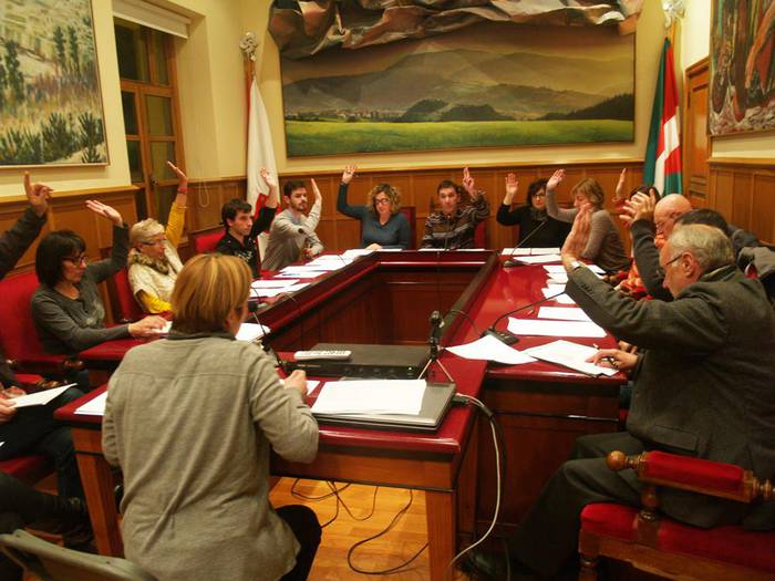 Usurbilgo Udalak, "Pariseko erasoak irmoki salatu eta arbuiatzen ditu"