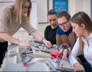 LANEKI elkartearekin lankidetzan dabiltza Buruntzaldeko udalak, lan-mundua euskalduntzen