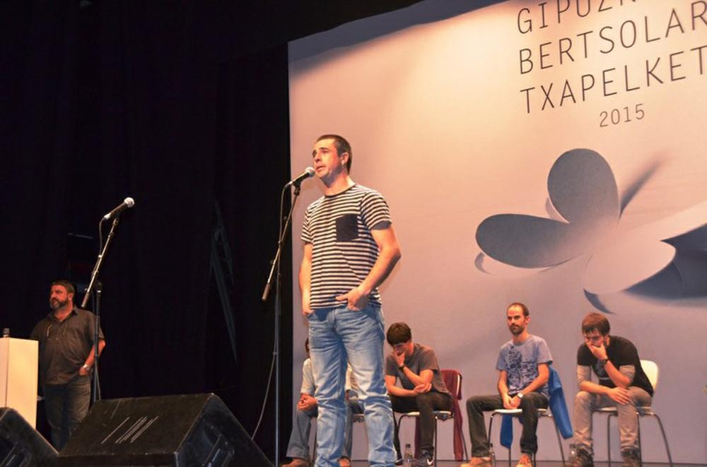 Asier Azpiroz, Gipuzkoako Bertsolari Txapelketako final laurdenen atarian
