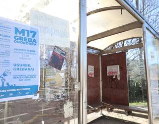 Trenen eta autobusen joan-etorria, gutxieneko zerbitzuetan