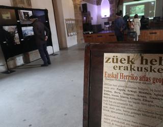 Jurgi Ekizaren "Argitzala" emanaldia gaur eta "Züek heben" erakusketa igandera arte Aginagan