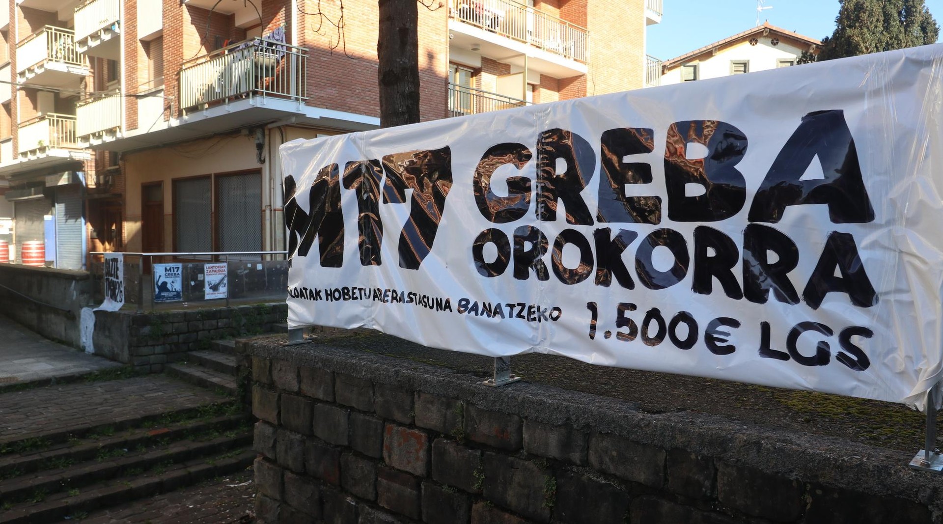 [ZUZENEAN] Greba eguna gaur