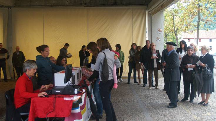 17:00etarako 1.845 bozka bildu dira, erraustegiari buruzko galdeketan