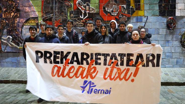 Usurbilen ere prekarietateari ateak itxi dizkiote eta otsailaren 16ko Bilboko manifestazioarekin bat egin dute