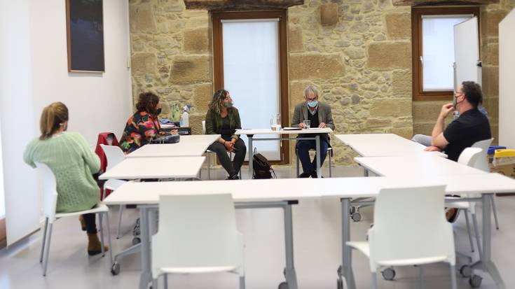 "Ombuaren Itzala" proiektuaren aurkezpena egin dute Potxoenean