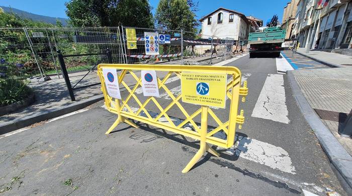 Kale Nagusia itxita 18:00ak arte, Etxealdiako igogailuko eraikuntza lanak tarteko
