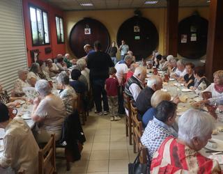 Bertsodun hamaiketako goxoa dastatuz hasi dute San Praixku Eguna Aginagan