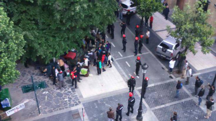 Manifestazioa eta asanblada deitu ditu Gipuzkoa Zutik-ek, poliziak kanpaldi gunea hustu ostean