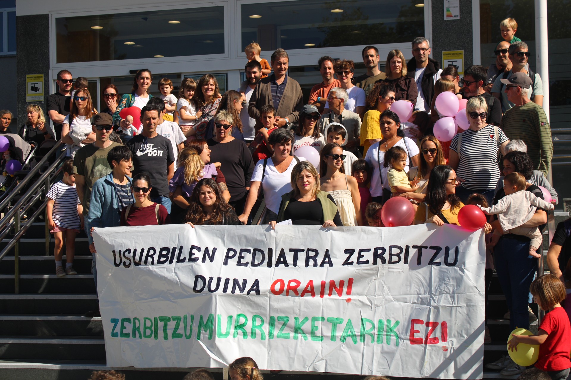 Anbulatorioko pediatria zerbitzuaren egonkortasuna bermatzeko mozioa eta osoko zuzenketa