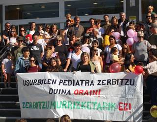 Usurbilerako pediatria zerbitzu duina exijitu dute Donostia ospitalaren atarian