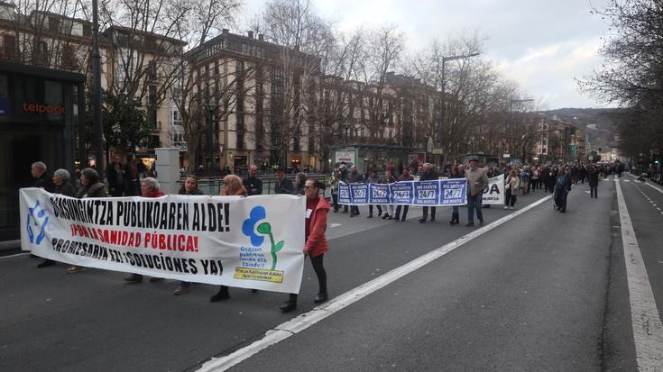 Osasun publikoa defendatu eta indartzeko mobilizazioa deitu dute ostegunerako