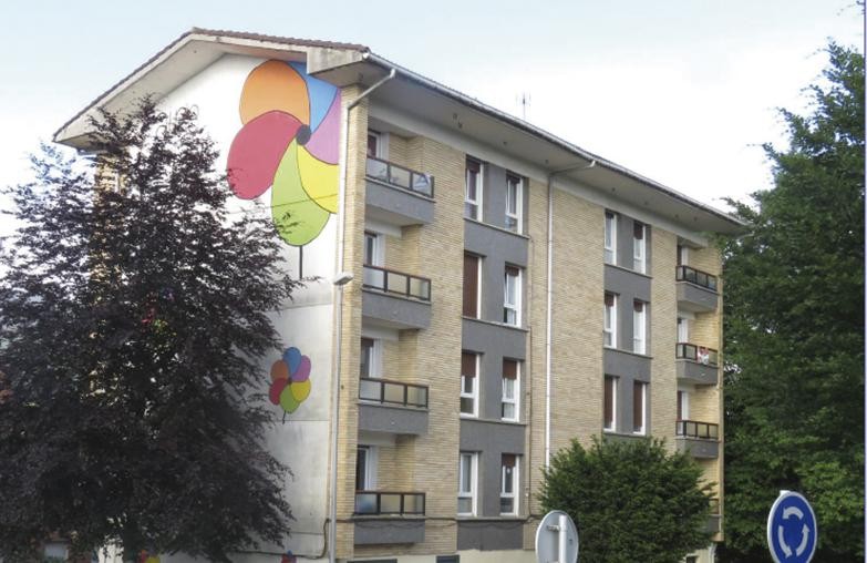Larrialdietara bideraturiko etxebizitzen ordenantza hasieraz aldatzea onartu du udalbatzak