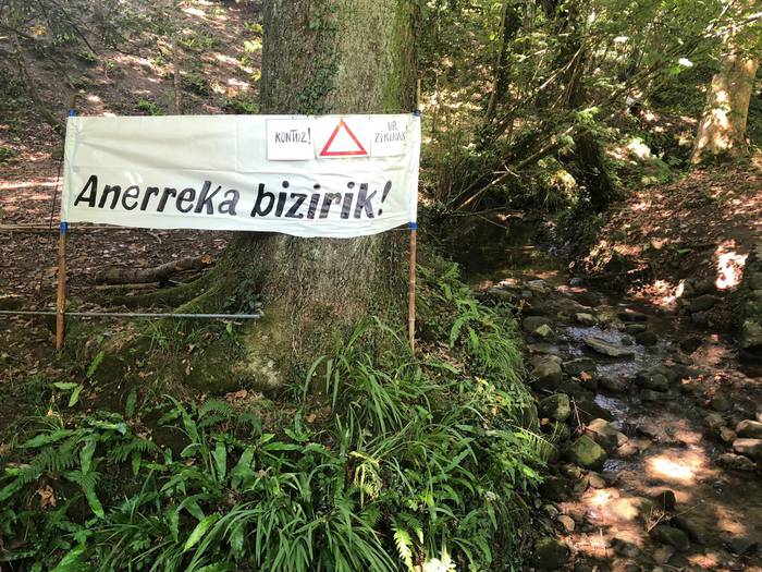 Ur zikinen isurketak Aranerrekatik desbideratzeko eskaera