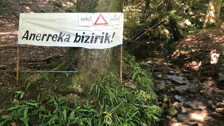 Ur zikinen isurketak Aranerrekatik desbideratzeko eskaera