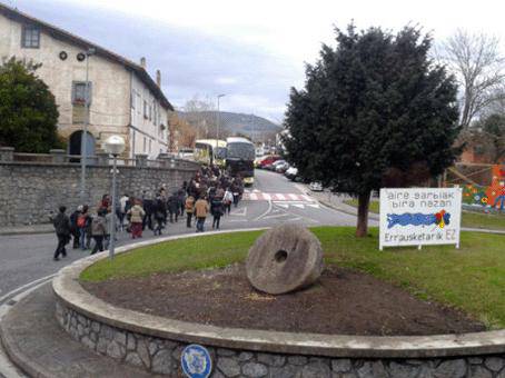 Autobus zerbitzu bikoitza Usurbildik, Sarek Bilbon deituriko manifestaziora