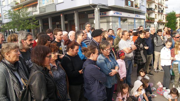 Protesta zaratsuek abiatu dute, erraustegiaren aurkako mobilizazio astea