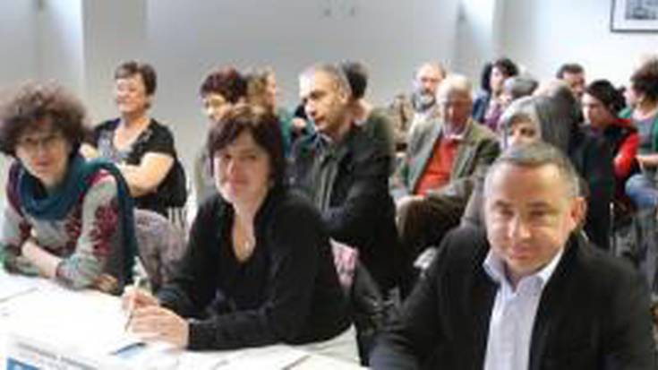 Preso eta iheslarien eskubideen aldeko manifestazioa ekainaren 14an Baionan, autobusa Usurbildik