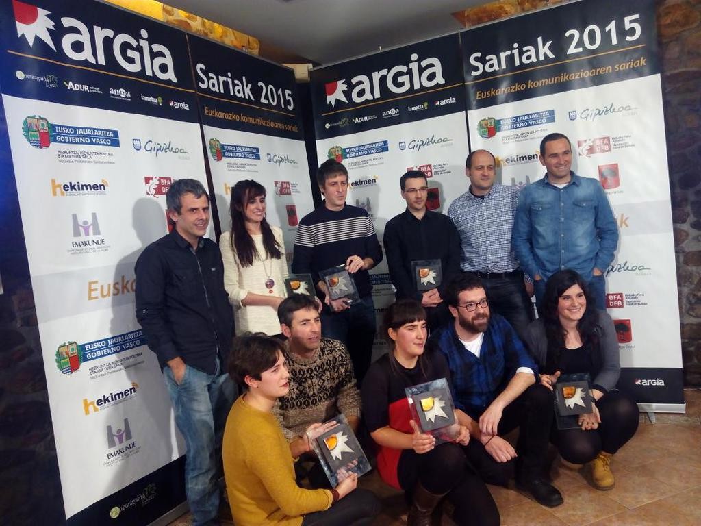 Argia Sariak banatuko dituzte gaur, Atxega Jauregian