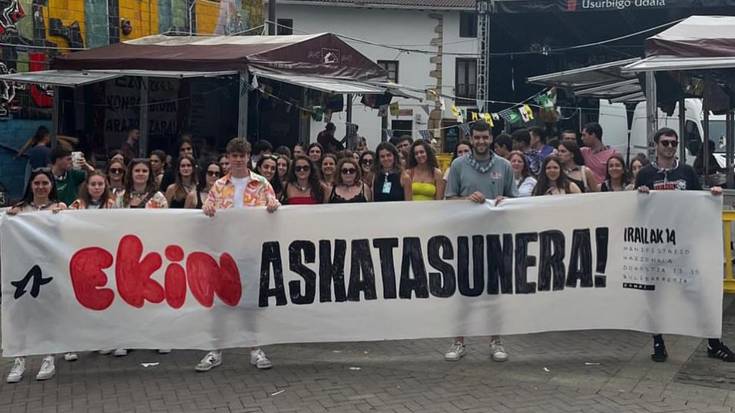 Igandean Ernaik Donostian deitutako mobilizaziora Usurbildik elkarrekin joateko deia