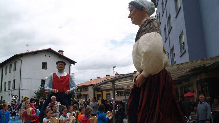 Usurbilgo festak prestatzen segitzeko Jai Batzordearen bilkura 18:00etan Potxoenean