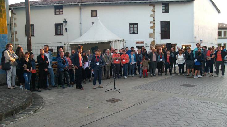 Euskal Herria estatu independentea izatearen alde agertu dira usurbildarrak