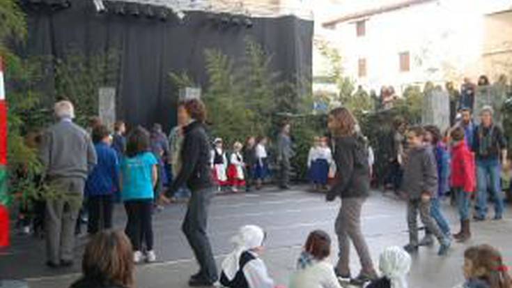 Dantza festa egun handia gaur Usurbilen