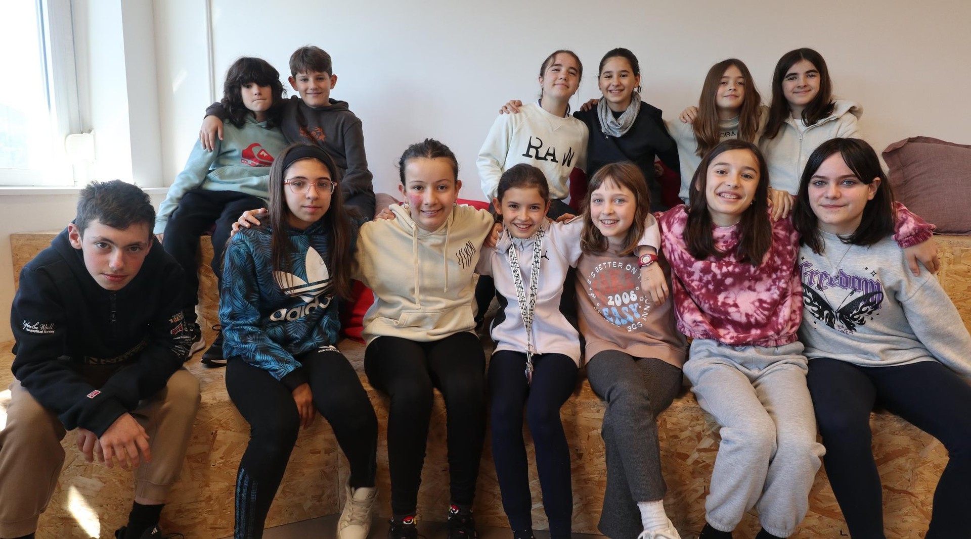 DYA-ren aldeko azoka solidarioa gaurtik