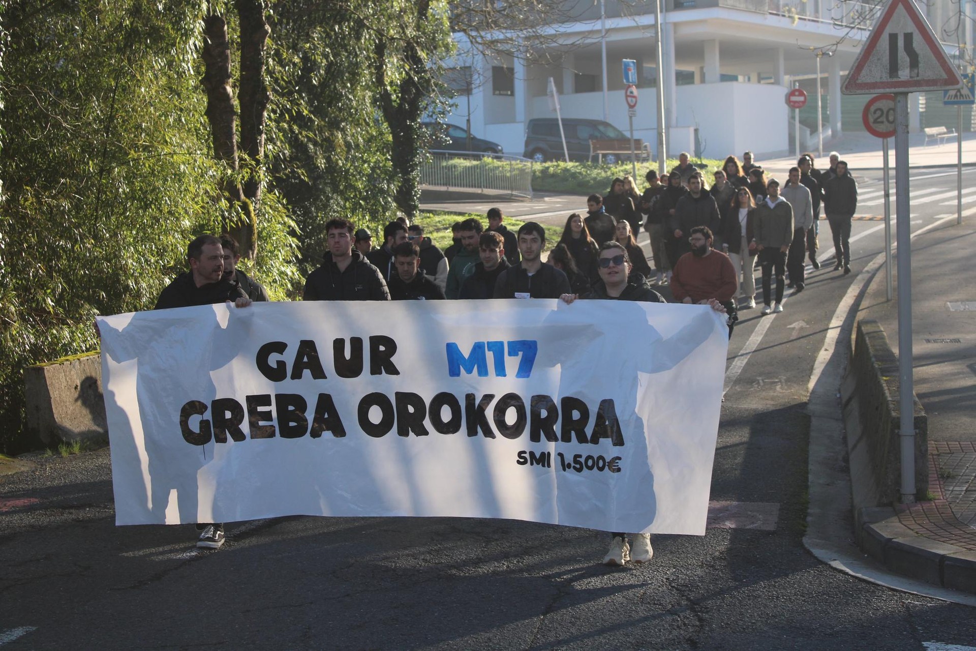 "Ez dezagun ahaztu nork egiten duen herri honen alde eta nork ez"