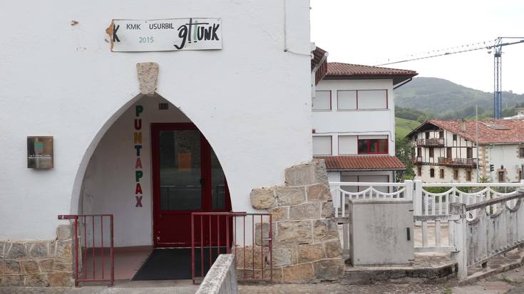 "Adin adin" egitasmoko bertso saioetako bat Puntapax eguneko zentroan