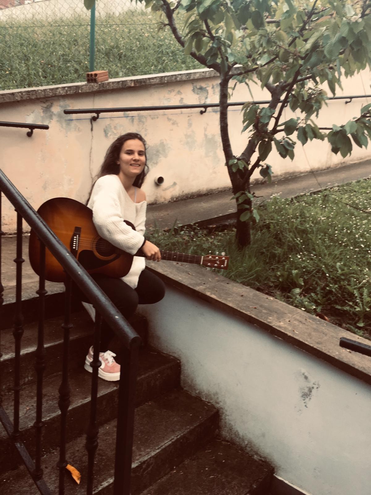 Elene Alustiza: "Gitarra beti izan da berezia niretzat"