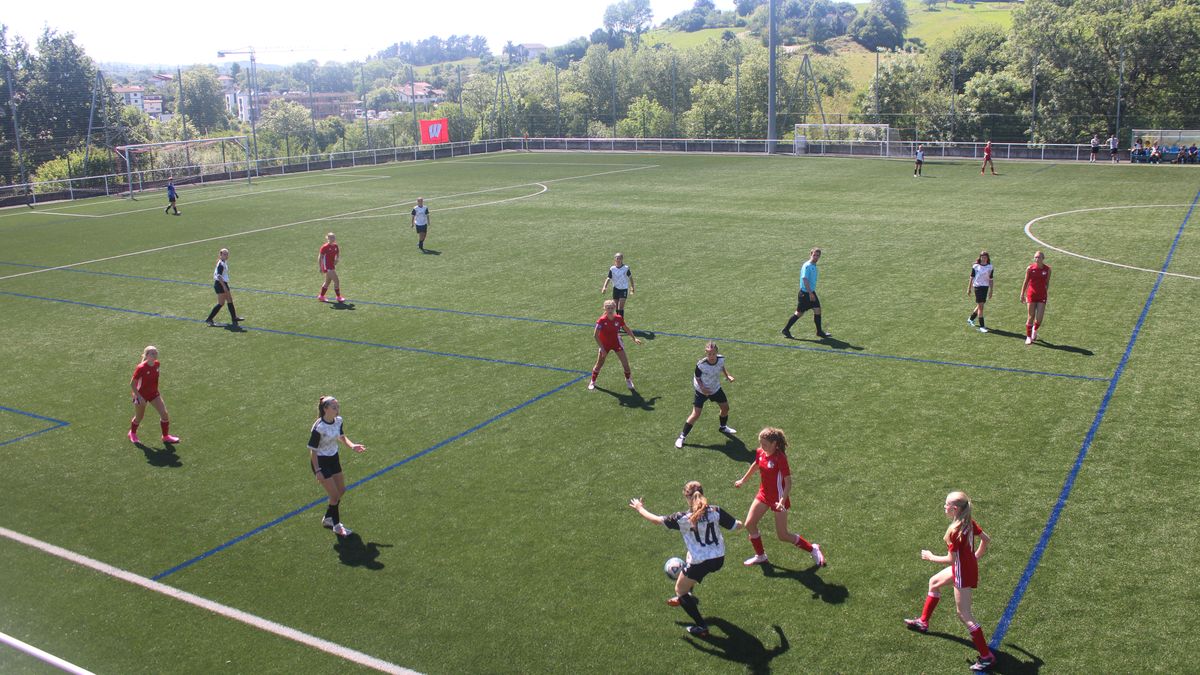 Usurbilgo jokalari eta zelaiak, datorren Donosti Cup txapelketan