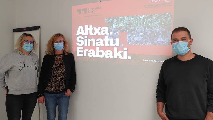 Gure Eskuren postua asteburuan, erreferendumaren aldeko sinadurak biltzeko