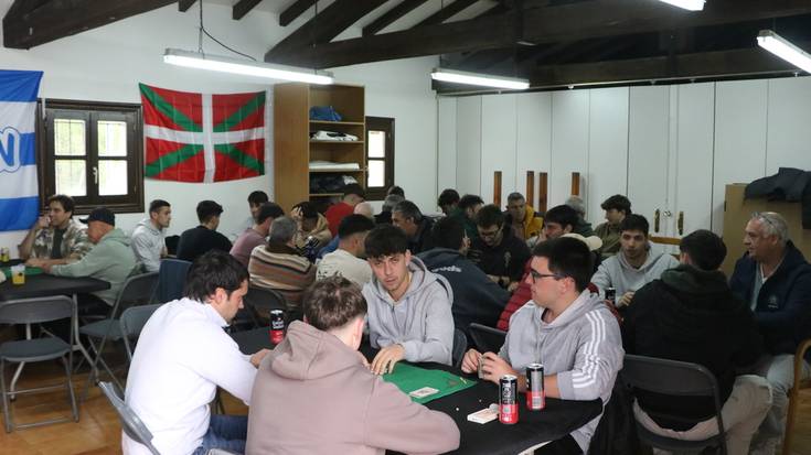 Usurbil Futbol Taldeak mus txapeleketa antolatu du