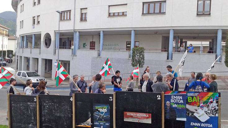 Ostiralean EHBilduren ekitaldia frontoian. Hizlaria Joseba Alvarez. Guztiok gonbidatuak zaudete!