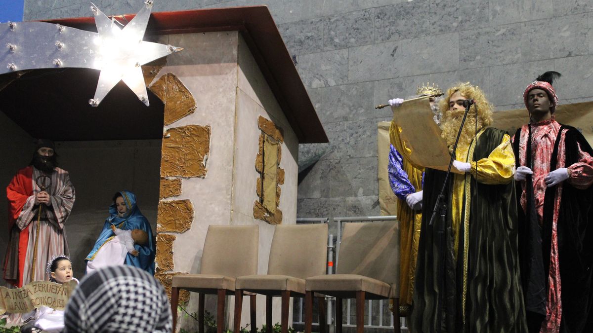 "Mundu hobea eraiki dezagun"