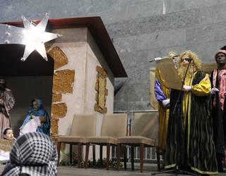 "Mundu hobea eraiki dezagun"