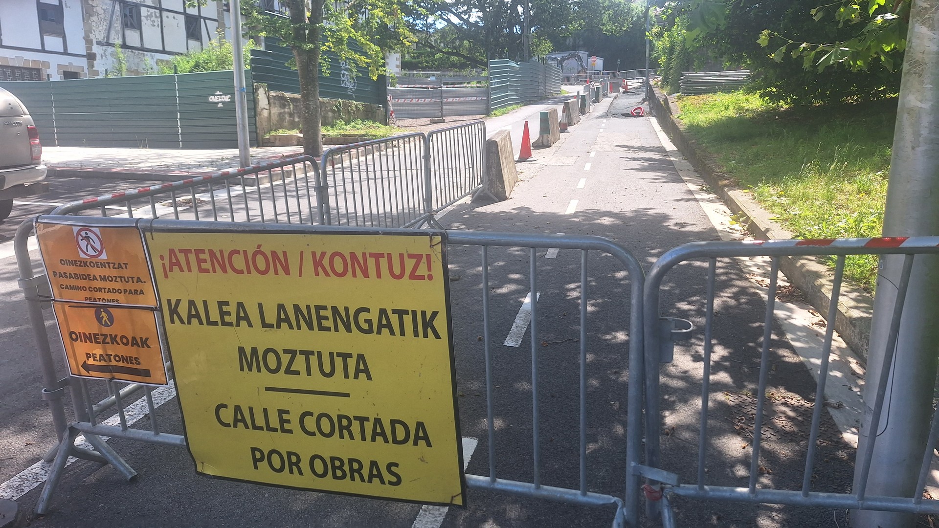 Kalezarko sarbideetako bat itxiko dute gaur asfaltatze lanak egiteko