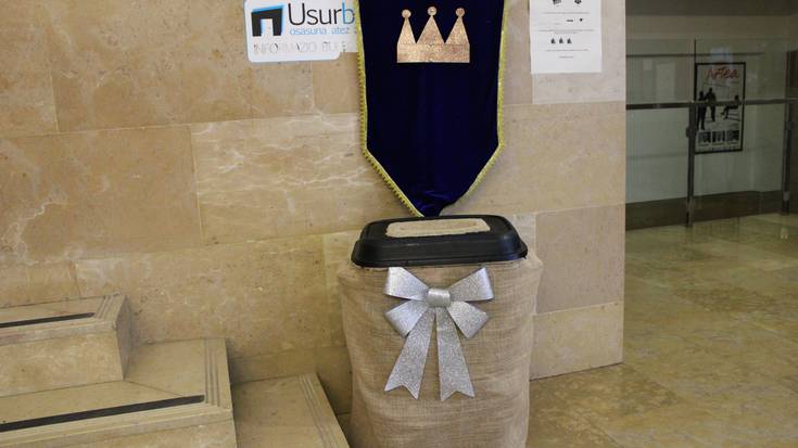 Erregeentzako gutunak uzteko postontzia Sutegin