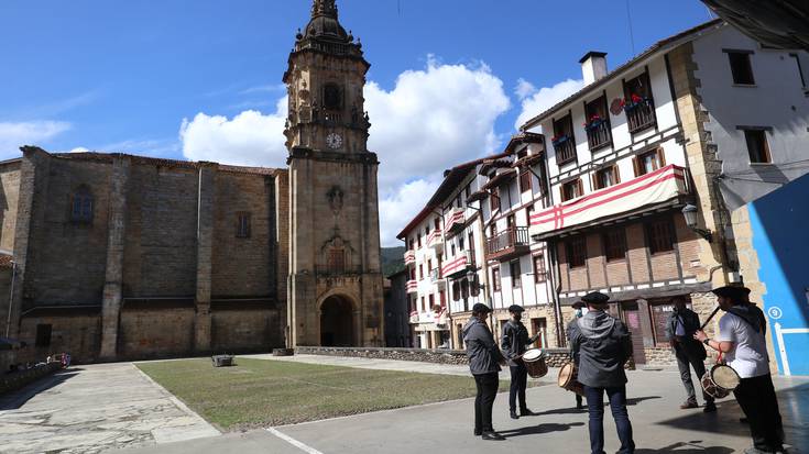 Herriko zanpantzar eta txistulariek oroitarazi digute Sagardo Eguna