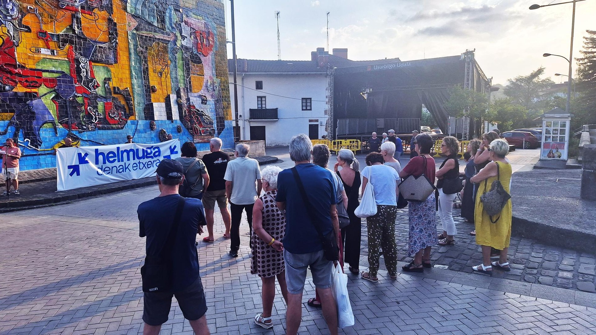Bertan behera utzi du Sarek, larunbateko horma-irudia margotzeko hitzordua