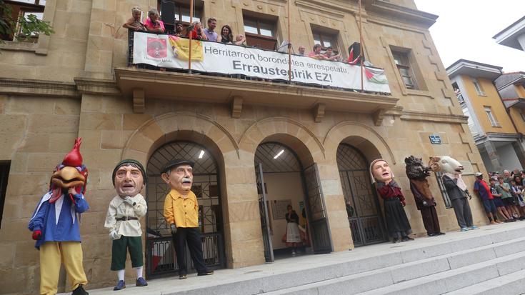 Lauburuko kide berriei ongi etorri beroa eman diete
