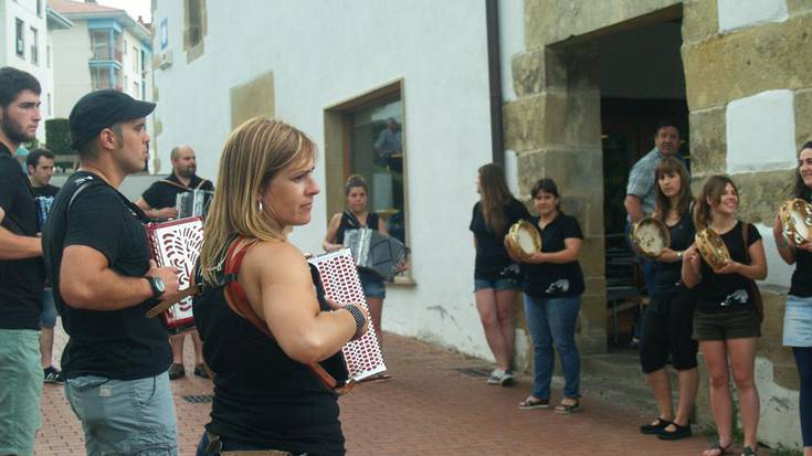 Santixabel Eguna, erromeria zaletuena baita
