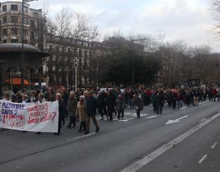 "Gutxieneko soldata propioa, apustu osasungarria"