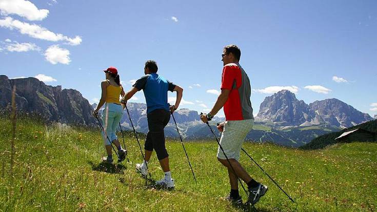"Nordic Walking" edo Ipar Martxa, apirileko ikastaro eskaintzan